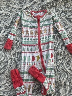 Little Sleepies "Fair Isle"  Christmas Zippy Pajamas 12-18 Months. Light wash we
